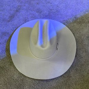 Ariat cowboy hat